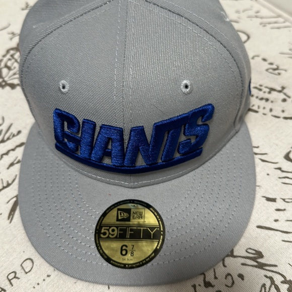 NY Giants Fitted Hat - Picture 3 of 7